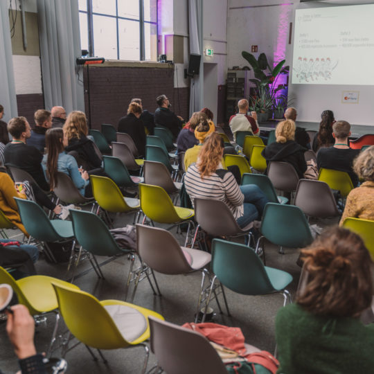 /netzkulturfestival/wp-content/uploads/2019/10/2019-10-19-Netzkulturfestival-Freiburg-Photo-by-Fionn-Grosse-12h-12min-15s-905595-540x540.jpg